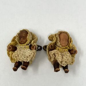 2 Vintage Tiny baby dolls in micro-crocheted outfits Brooch Pins for Dollhouse